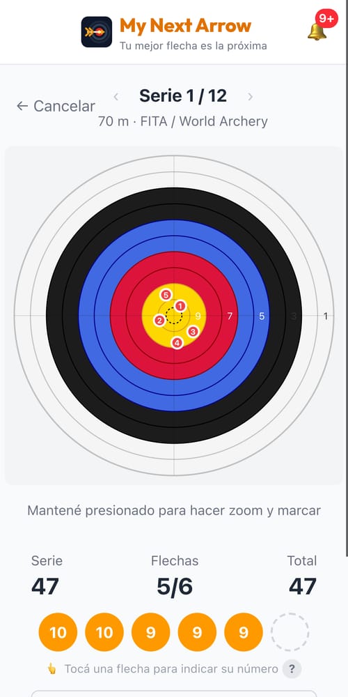 Anotando una serie en la diana de 122 cm en My Next Arrow